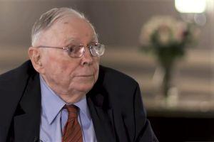 Buffett's Partner Munger Bashes Bitcoin, Says It's 'Substitute For Gold' 101